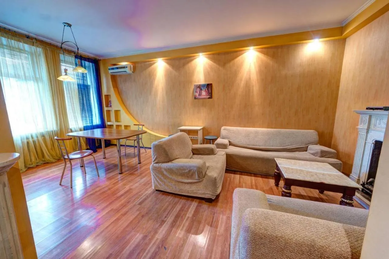 Three-Room Apartment Near Ocean Plaza Kiev